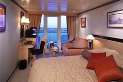 Queen Mary 2 Deluxe balcony cabin