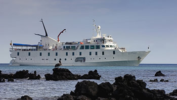 Galapagos gay cruise on Yacht La Pinta