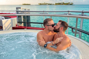 Valiant Lady gay cruise jacuzzi