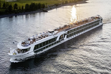 Amadeus Mira gay cruise