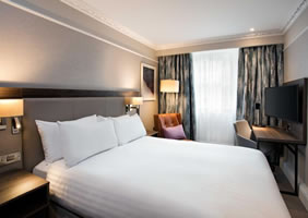 Hilton Edinburgh Carlton Hotel room