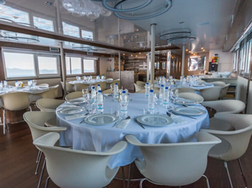 Avangard ship restaurant