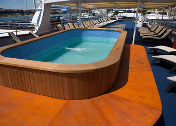 Apolon ship jacuzzi