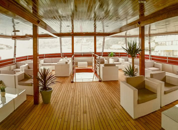 Adris ship lounge