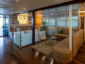 Avantura ship interior