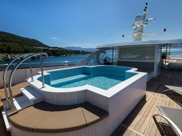 Avantura splash pool