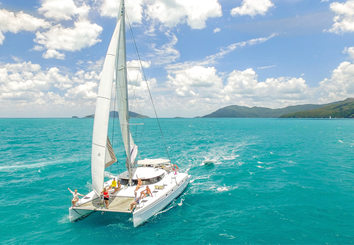 Whitsunday Islands gay sailing cruise