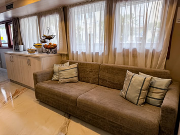 Adriatic Sun indoor lounge