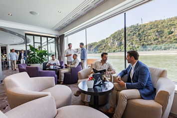Avalon Illumination lounge
