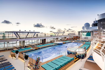 Mein Schiff Pool Deck