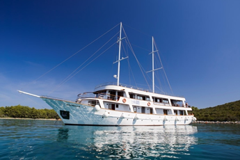 Croatia naturist cruise on Premium Dalmatia