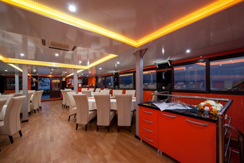 Premium Superior ship dining room