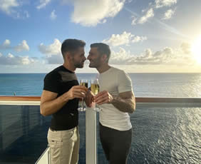 Australia gay cruise sea day