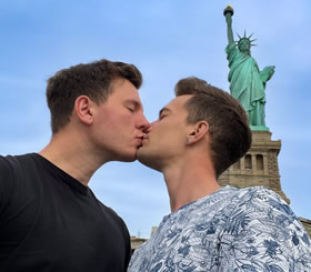 New York gay cruise - Statue of Liberty