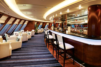 QM2 Commodore Club