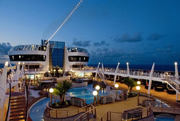 MSC Divina pool deck