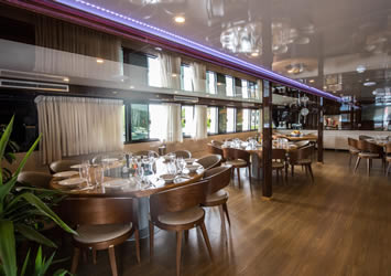 New Star ship restaurant