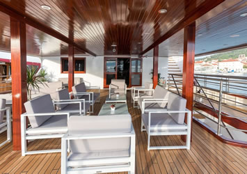 New Star ship lounge