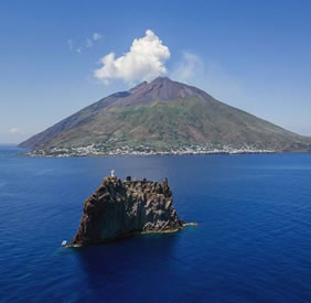 Stromboli gay sailing cruise