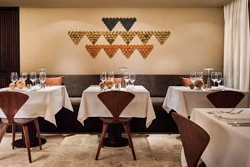 Pure Amazon dining room
