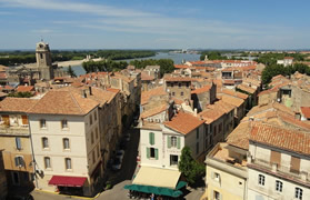 Arles, Provence lesbian cruise