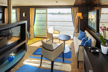 Avalon Illumination Royal Suite sitting area