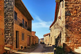 Douro lesbian cruise - Castelo Rodrigo