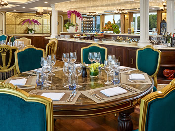 Uniworld Mekong Jewel dining