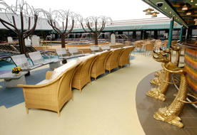 Oosterdam pool deck