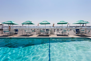 Vacaya Provincetown gay pool deck