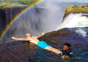 Victoria Falls gay tour - Devil's Pool