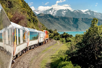 New Zealand gay tour - Coastal Pacific Train