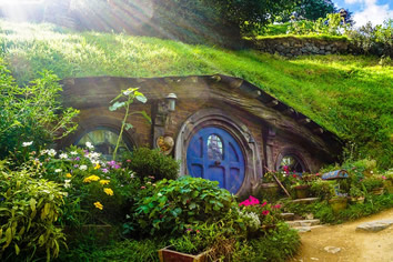 New Zealand gay tour - Hobbit house