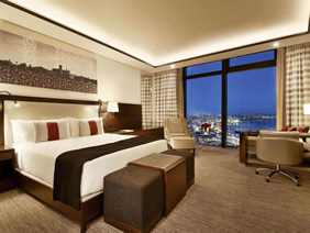 Fairmont Flame Towers Hotel room