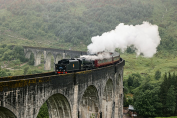 Scotland lesbian tour - Jacobite train