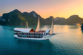 HaLong Bay lesbian cruise