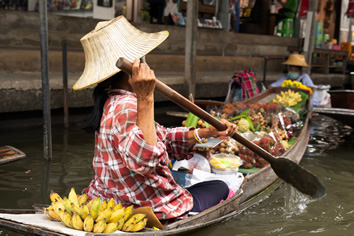 Damnoen Saduak Floating Market
