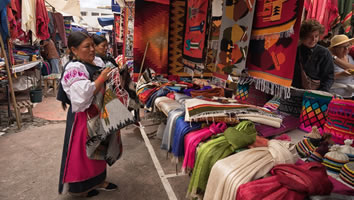 Ecuador gay tour - Otavalo market
