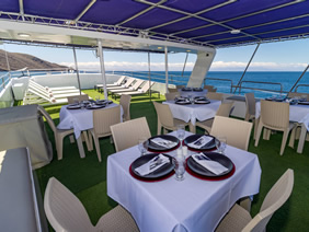 Monserrat Yacht al fresco dining