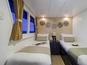 Monserrat Yacht twin cabin