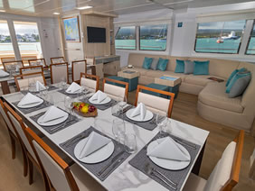 Galapagos Angel dining room