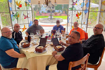 Ecuador gay tour lunch