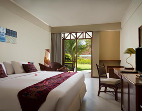 Holiday Resort Lombok room