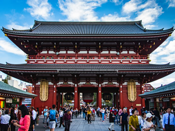 Tokyo gay tour - Senso-ji temple