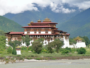 Bhutan gay tour - Paro Dzong