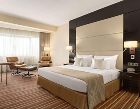 Ramada by Wyndham Colombo Hotel room