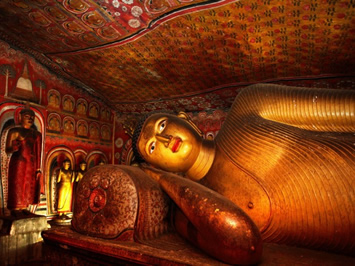 Reclining Buddha Dambulla