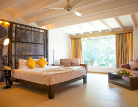 The Thilanka Hotel room