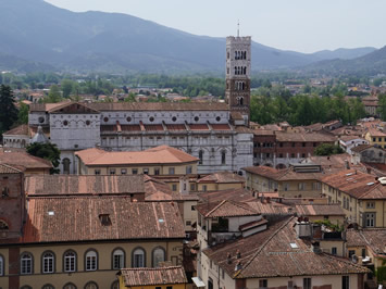 Lucca Tuscany gay tour
