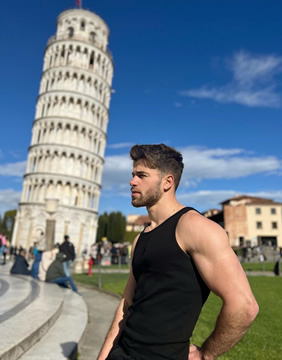 Pisa Italy gay tour